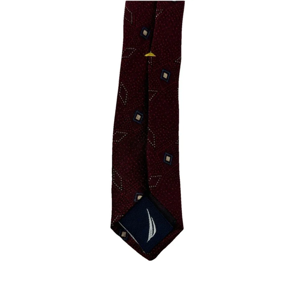 Nautica Burgandy Geometric Pattern 100%‎ Silk Neck Tie  59.25' x 3.75